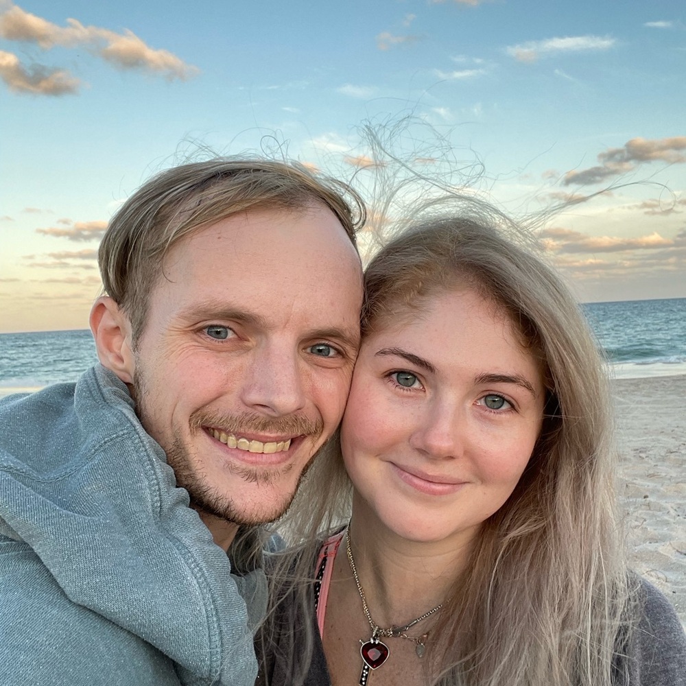 Meet your Poshers, Bryce and Heather!